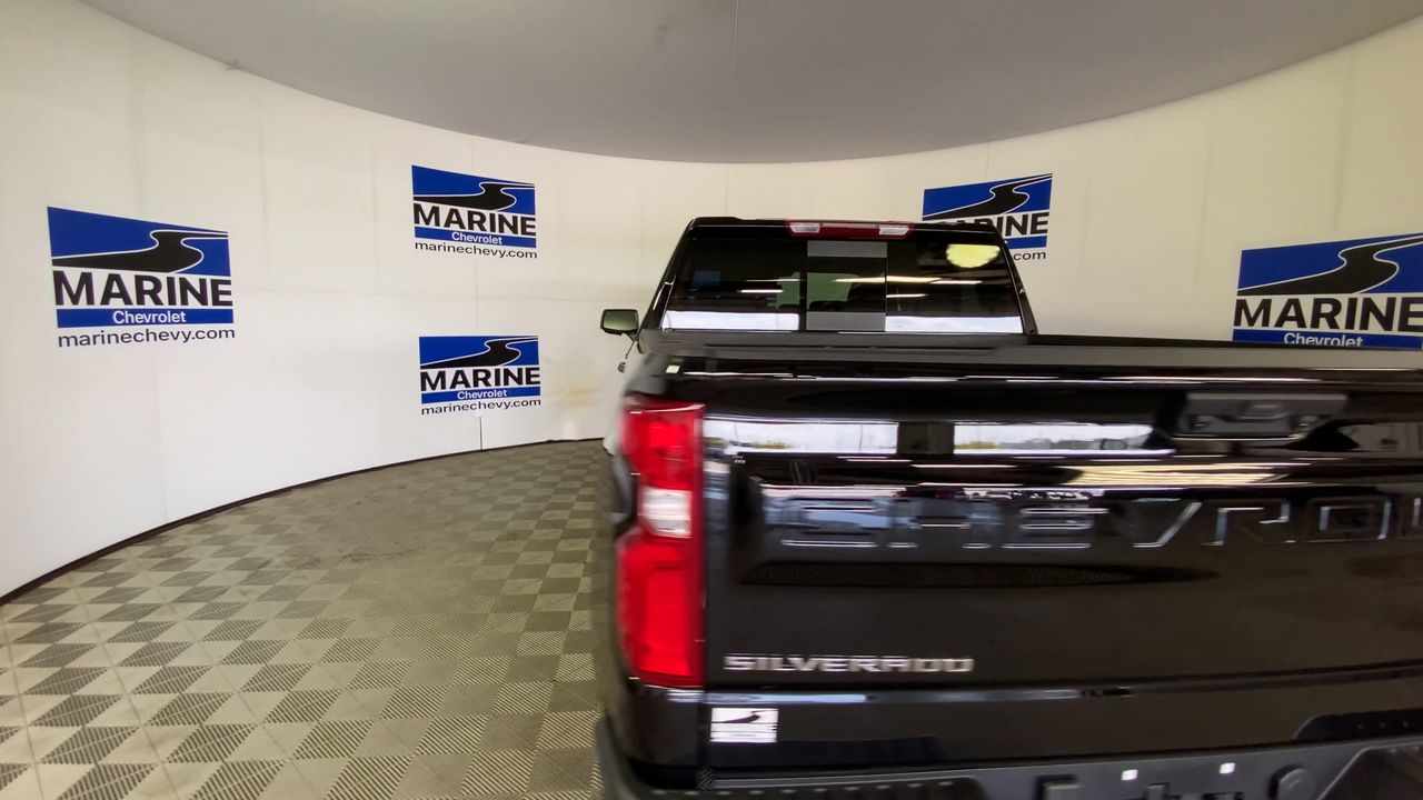 2025 Chevrolet Silverado 1500 RST photo 32