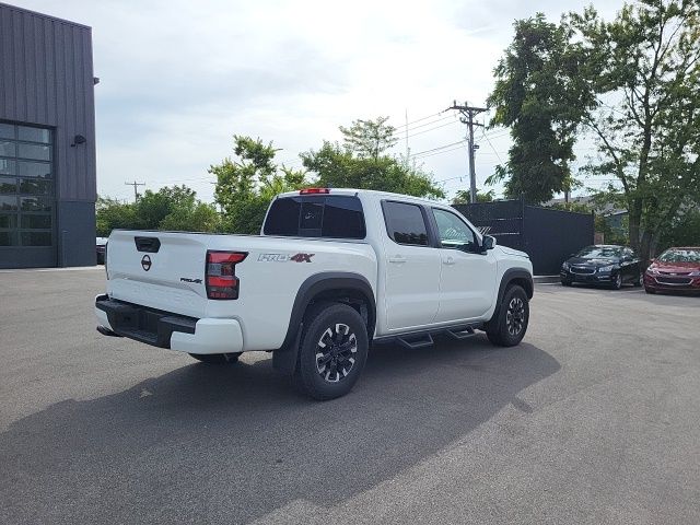 2022 Nissan Frontier Crew Cab photo 3