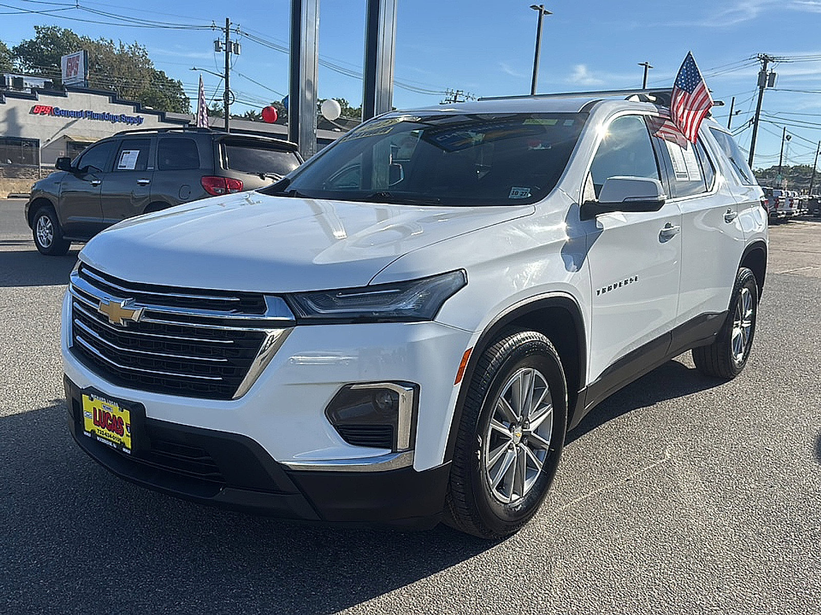 2023 Chevrolet Traverse Leather photo 2