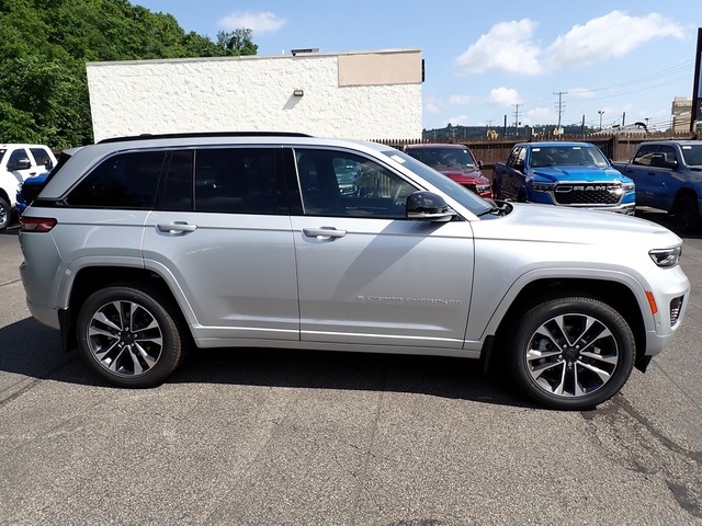2025 Jeep Grand Cherokee Overland photo 7