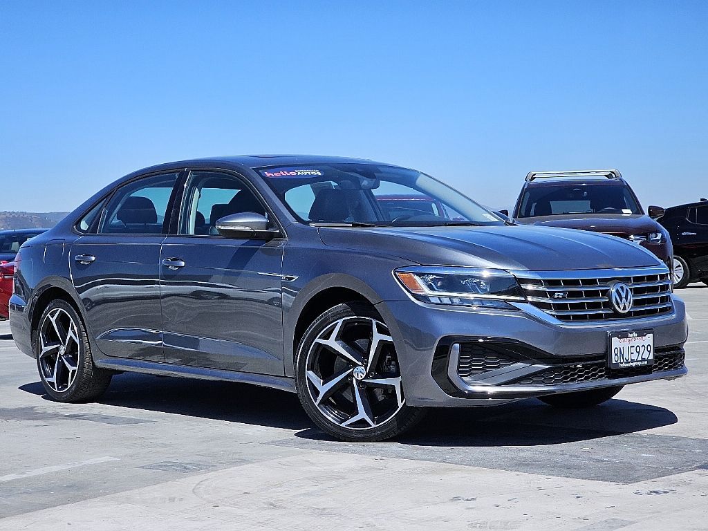 2020 Volkswagen Passat 2.0T R-Line photo 2
