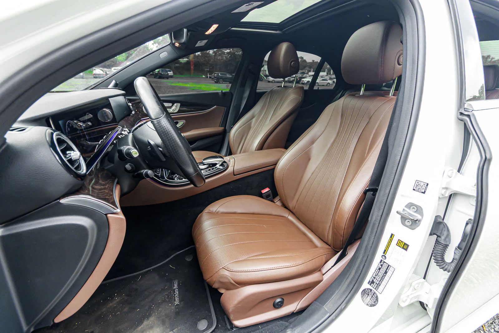 2018 Mercedes Benz E 300 photo 13