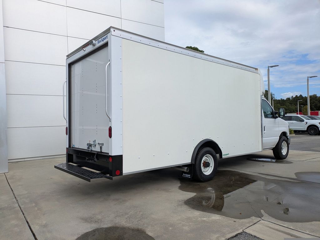 2025 Ford E-350 Base photo 4