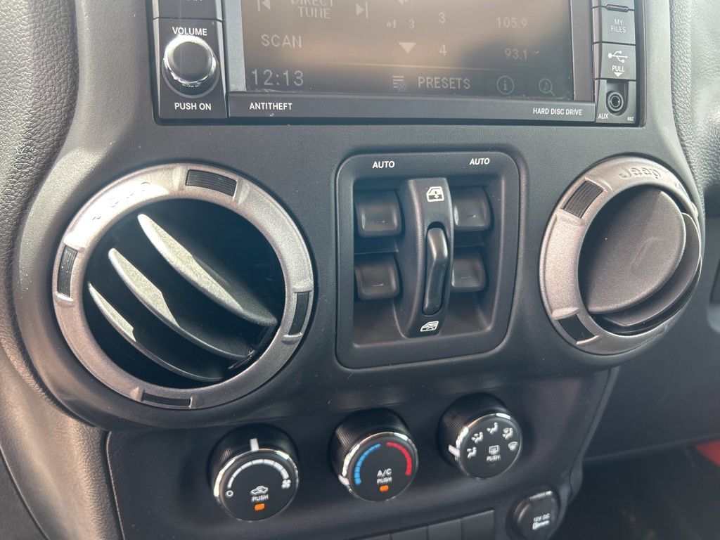 2015 Jeep Wrangler Unlimited Sport photo 33