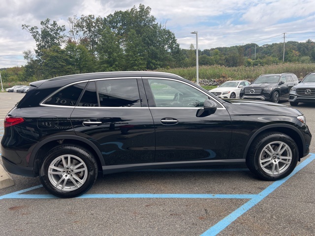 2023 Mercedes Benz GLC 300 4MATIC photo 4