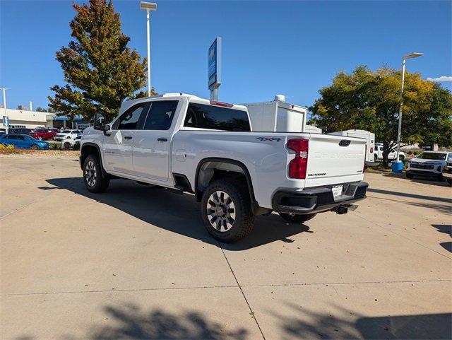 2025 Chevrolet Silverado 2500HD Custom photo 3