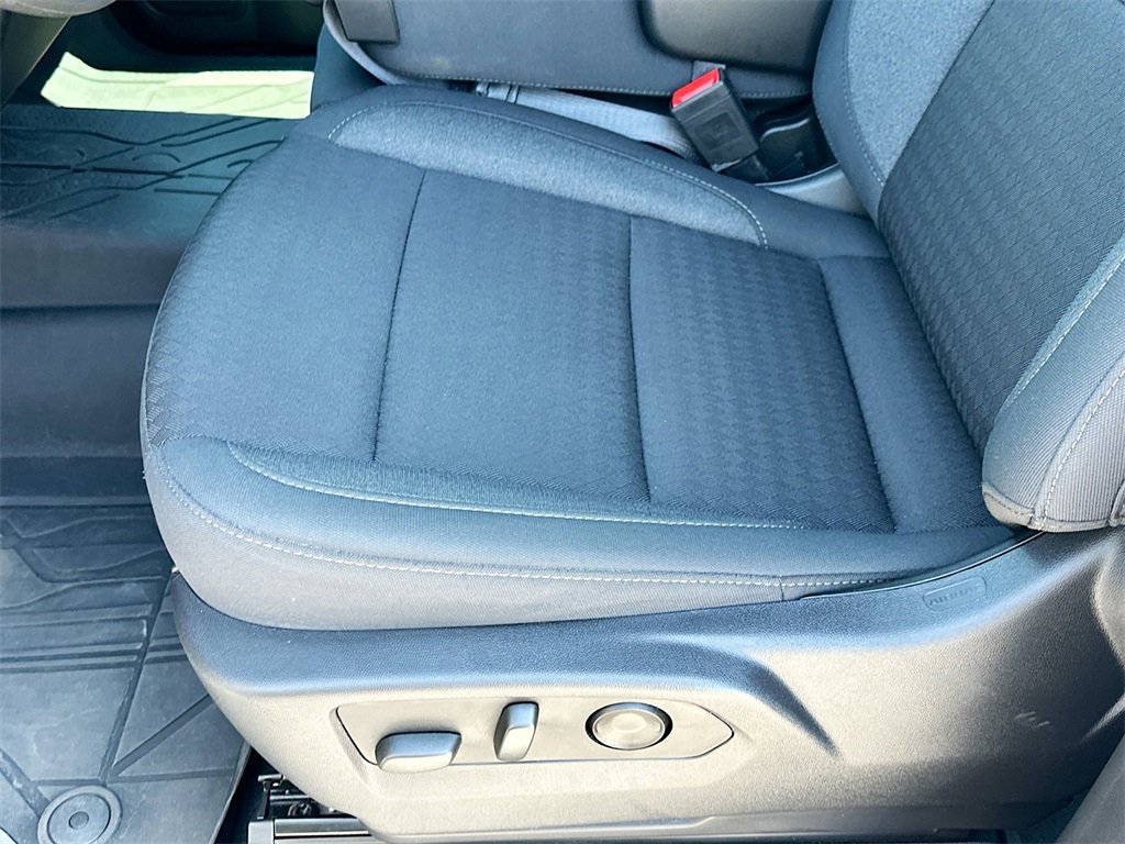 2023 Chevrolet Silverado 1500 Custom photo 17