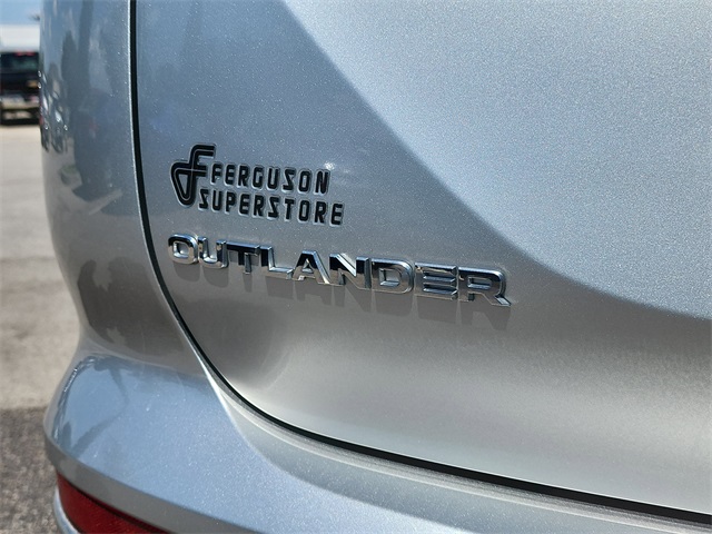 2022 Mitsubishi Outlander SE photo 5