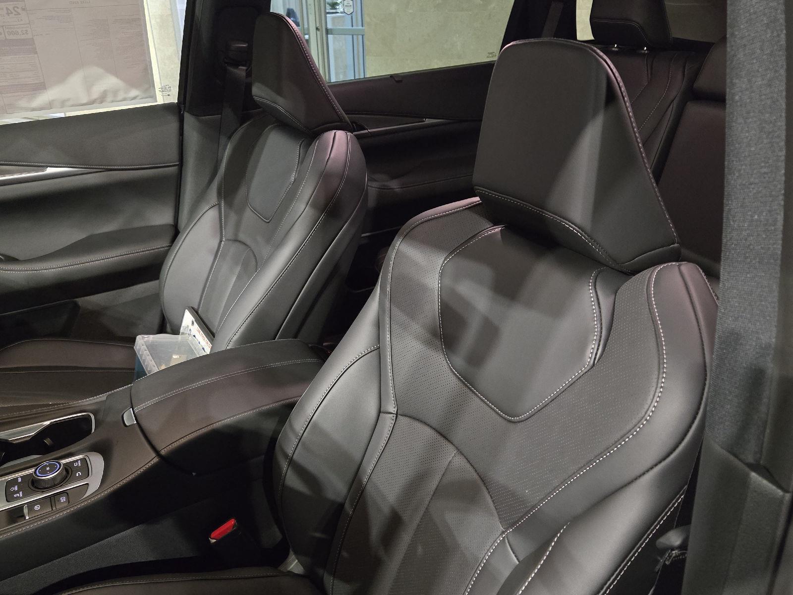 2026 Infiniti QX60 Luxe photo 7