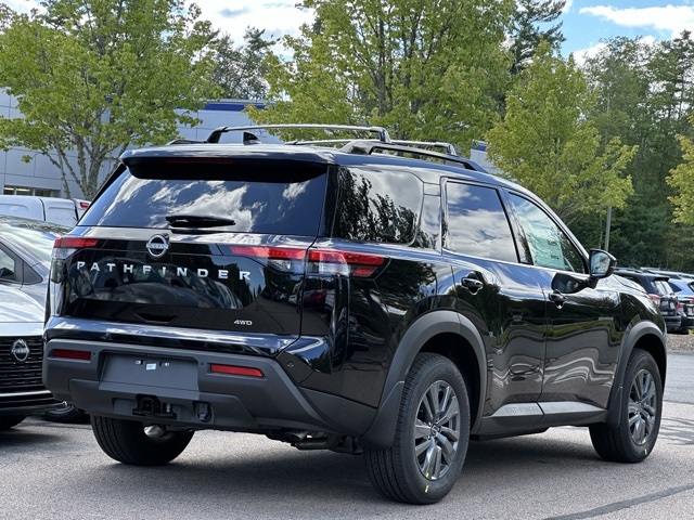 2025 Nissan Pathfinder SV photo 2