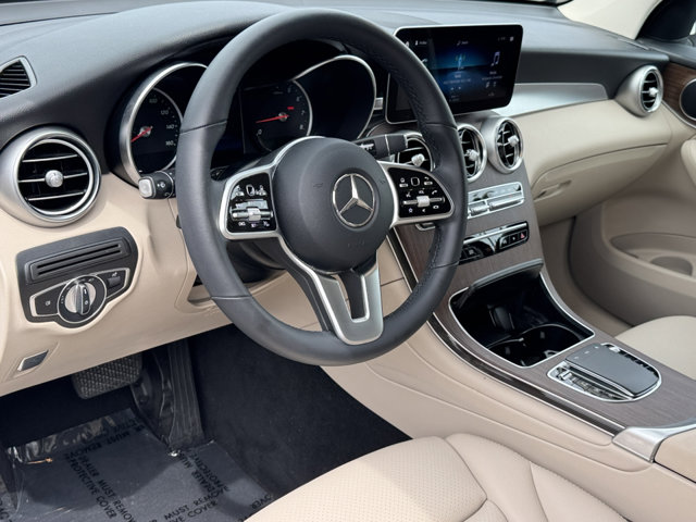 2022 Mercedes Benz GLC 300 photo 17