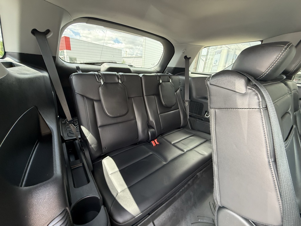 2023 Ford Explorer XLT photo 13