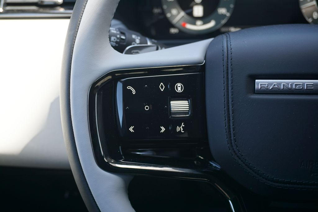 2026 Land Rover Range Rover Velar SE photo 21