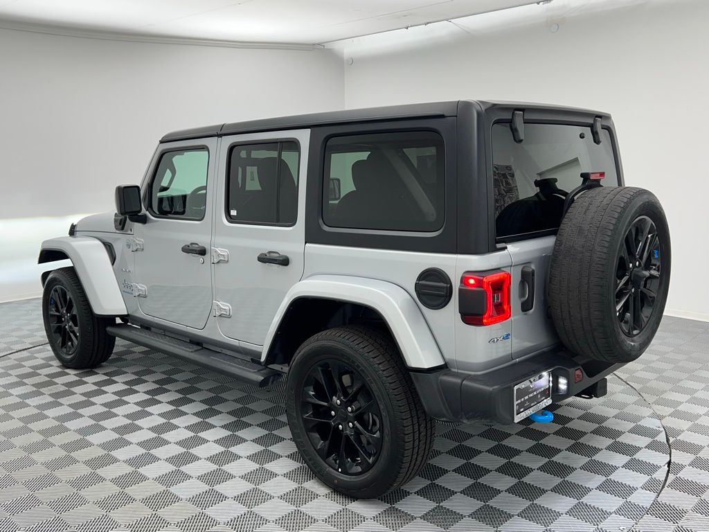 2023 Jeep Wrangler Sahara 4xe photo 6