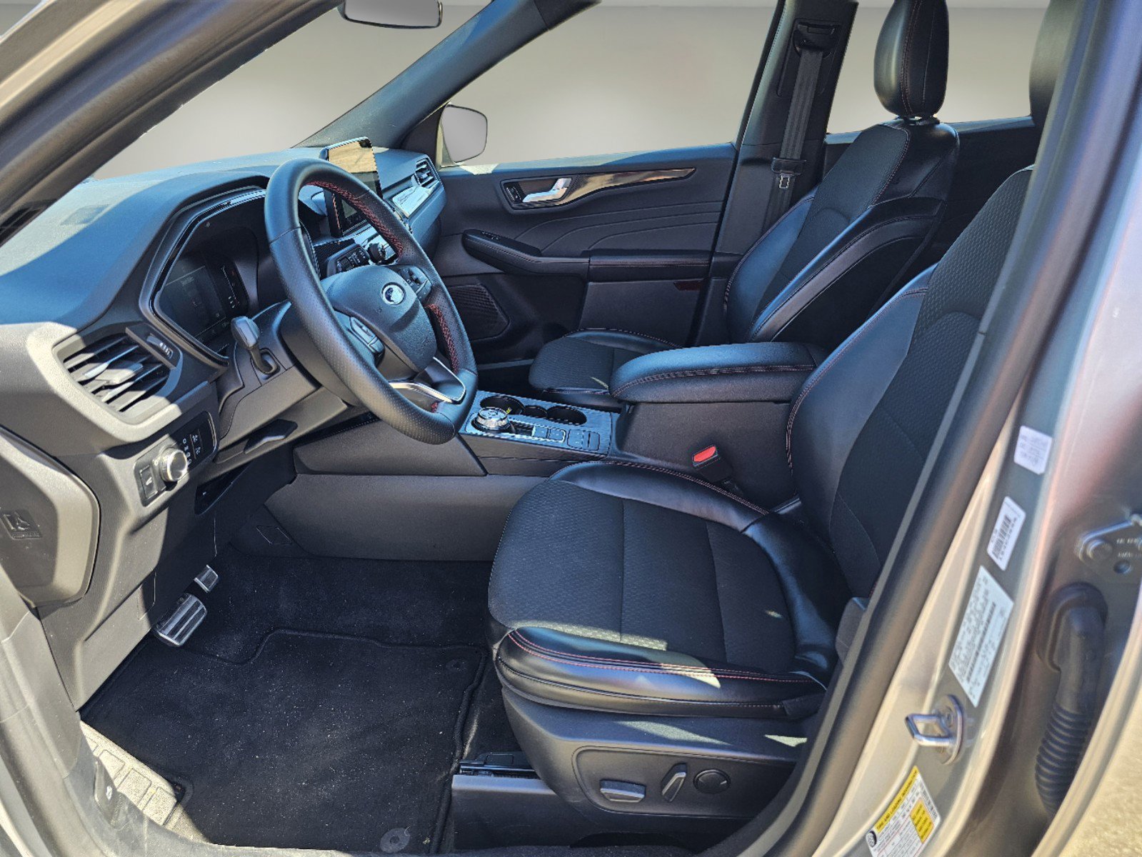 2024 Ford Escape ST-Line photo 9