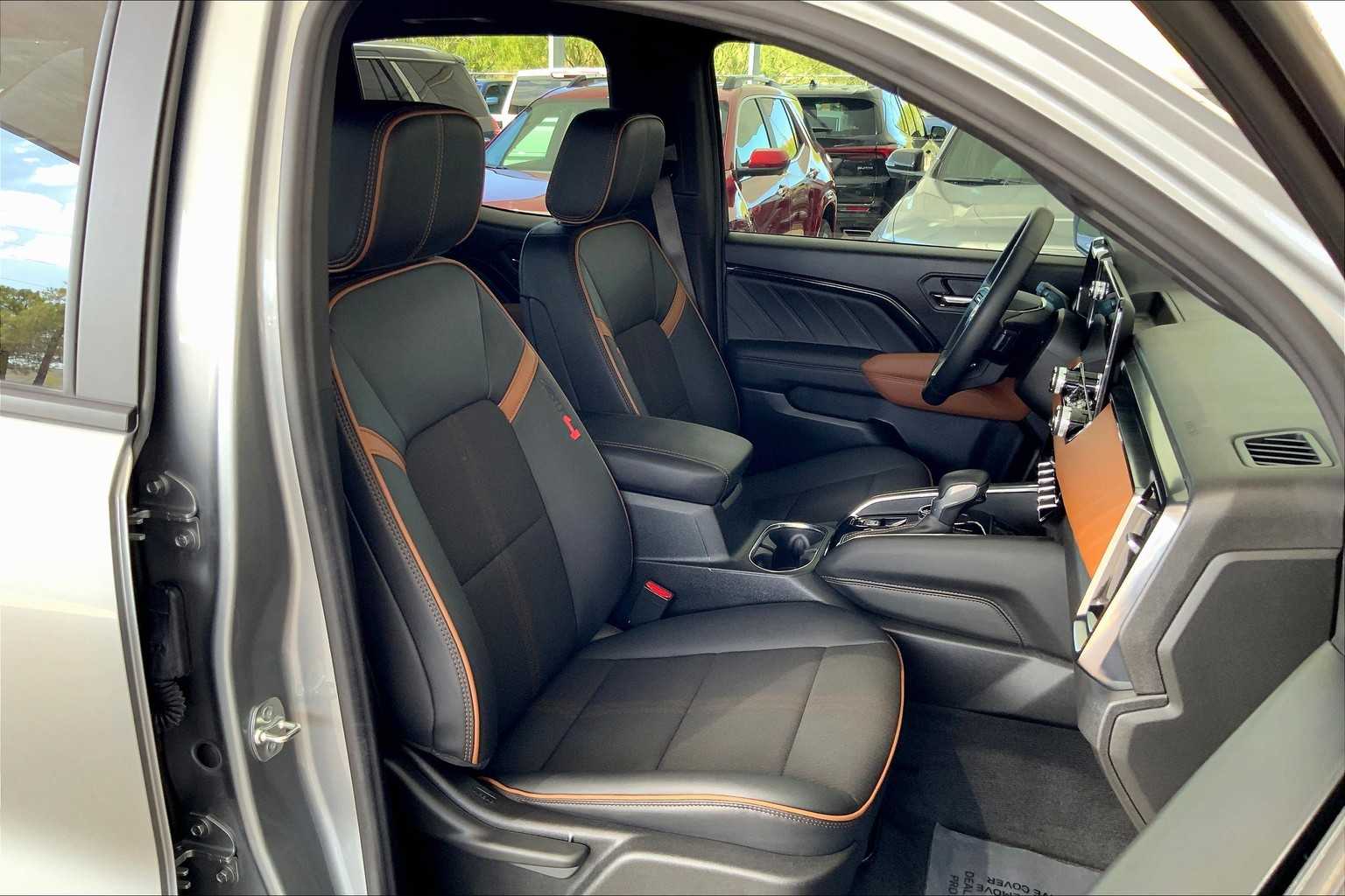 2025 Gmc Canyon AT4 photo 8