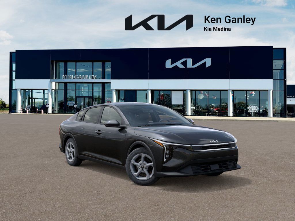 2025 Kia K4 LXS photo 8