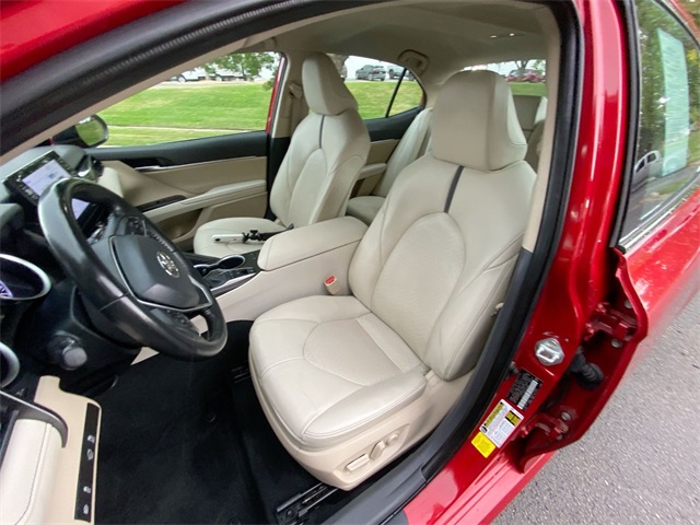 2023 Toyota Camry XLE photo 3