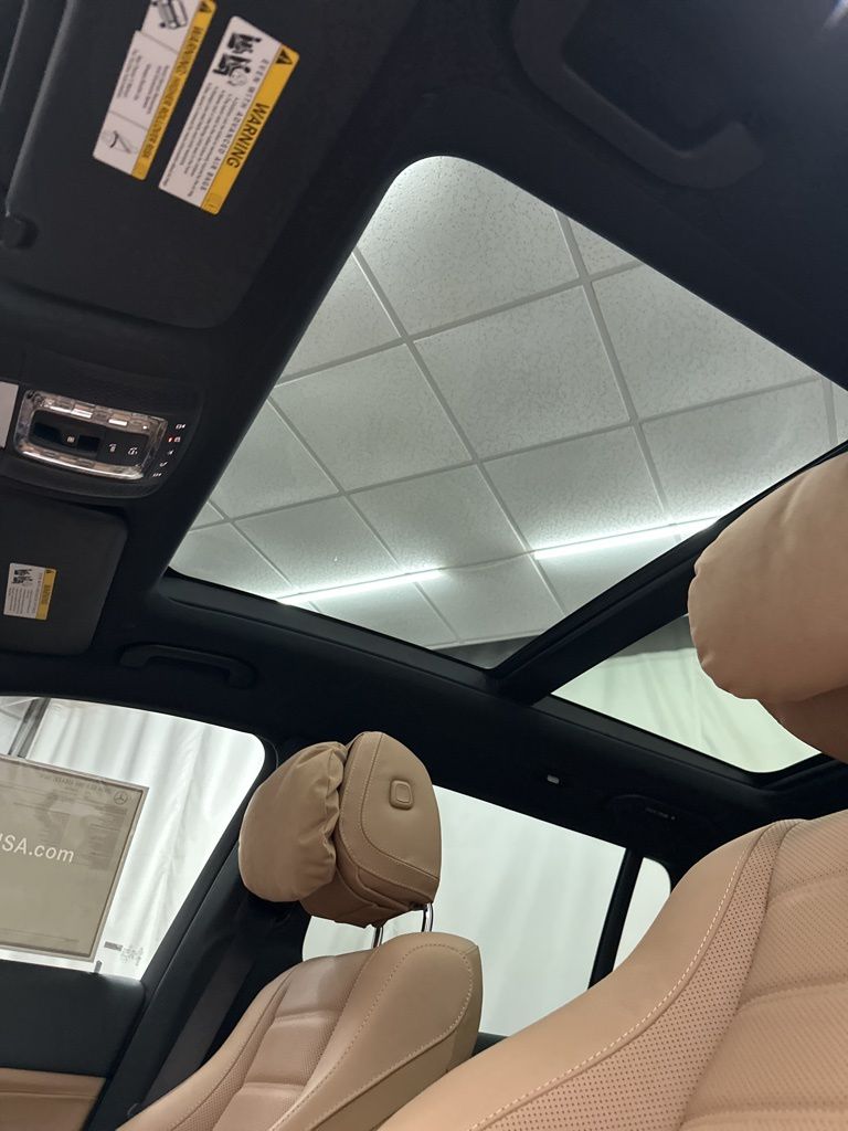 2026 Mercedes Benz GLS 580 4MATIC photo 17
