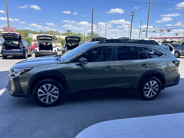 2025 Subaru Outback Premium photo 4