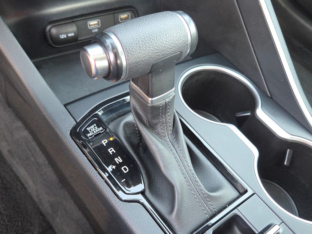 2022 Kia K5 GT-Line photo 25