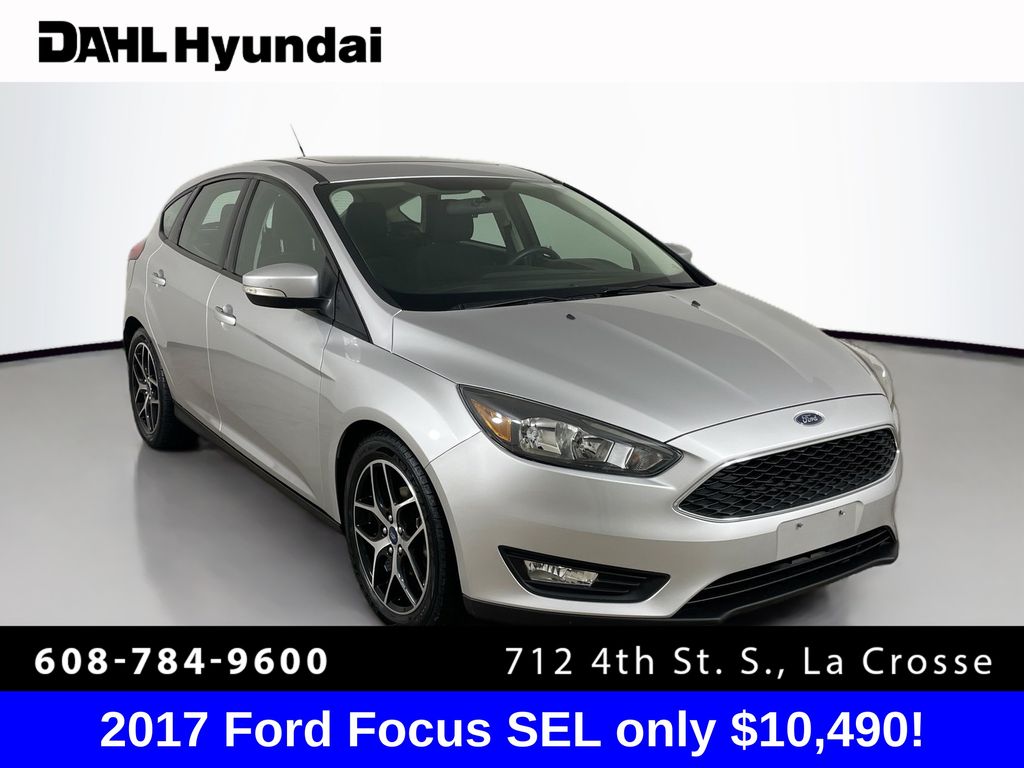 2017 Ford Focus SEL's photo