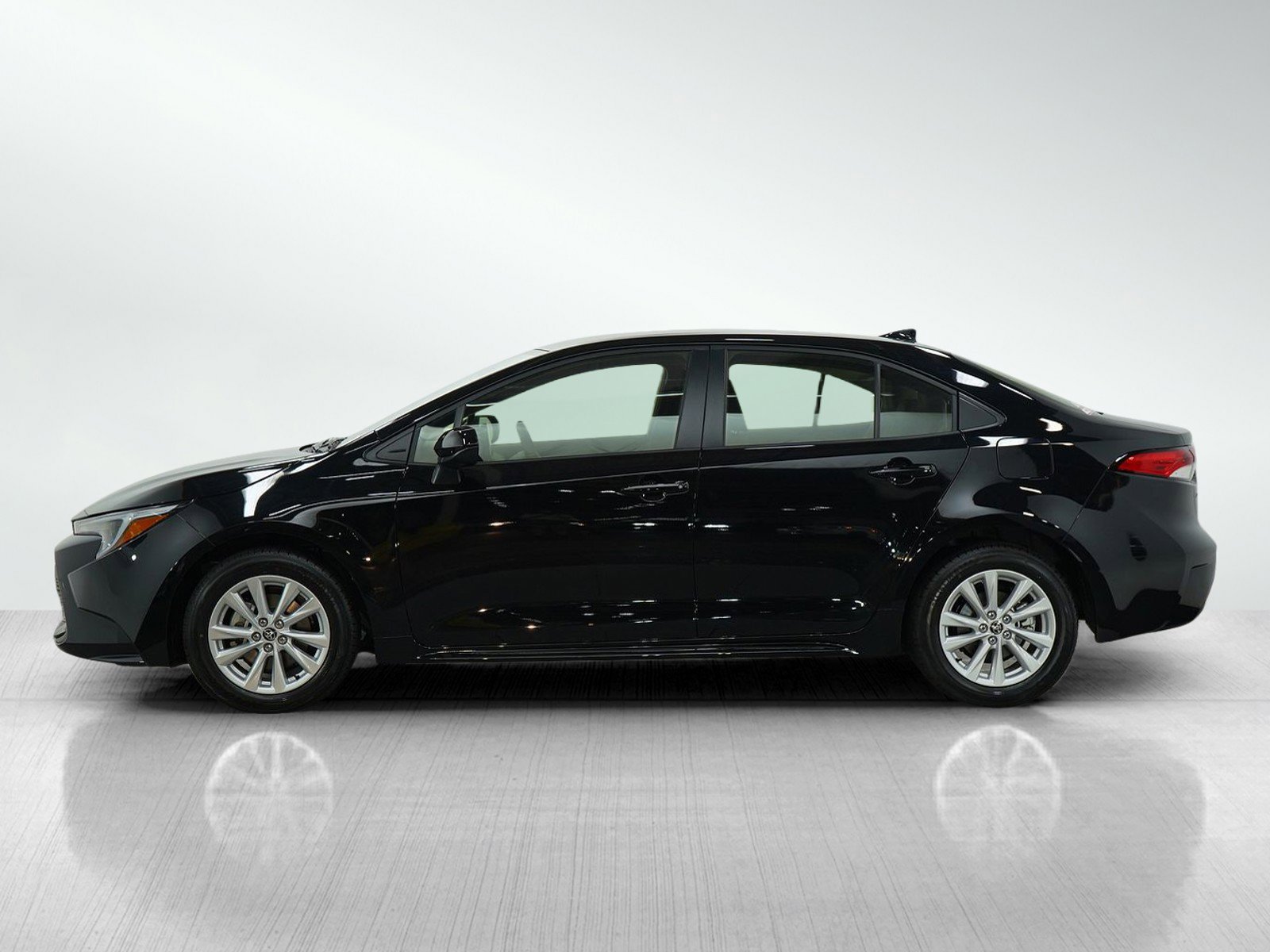 Used 2025 Toyota Corolla LE with VIN JTDBCMFE4S3086280 for sale in Bloomington, Minnesota