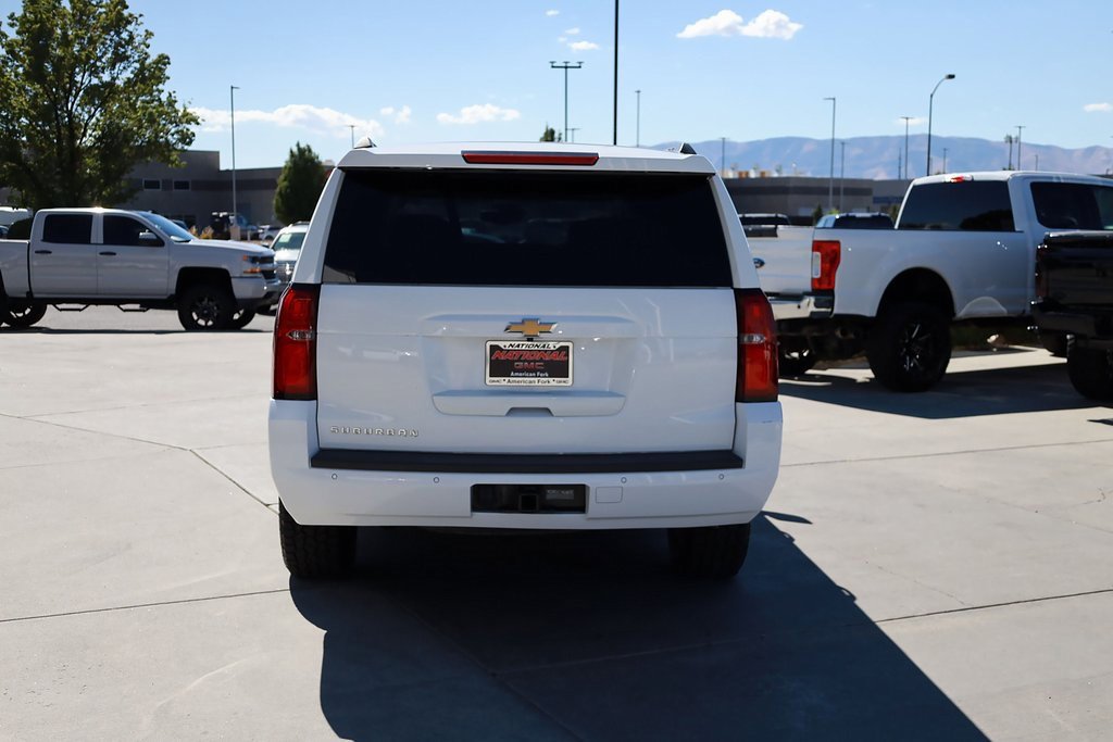 2019 Chevrolet Suburban LT photo 5