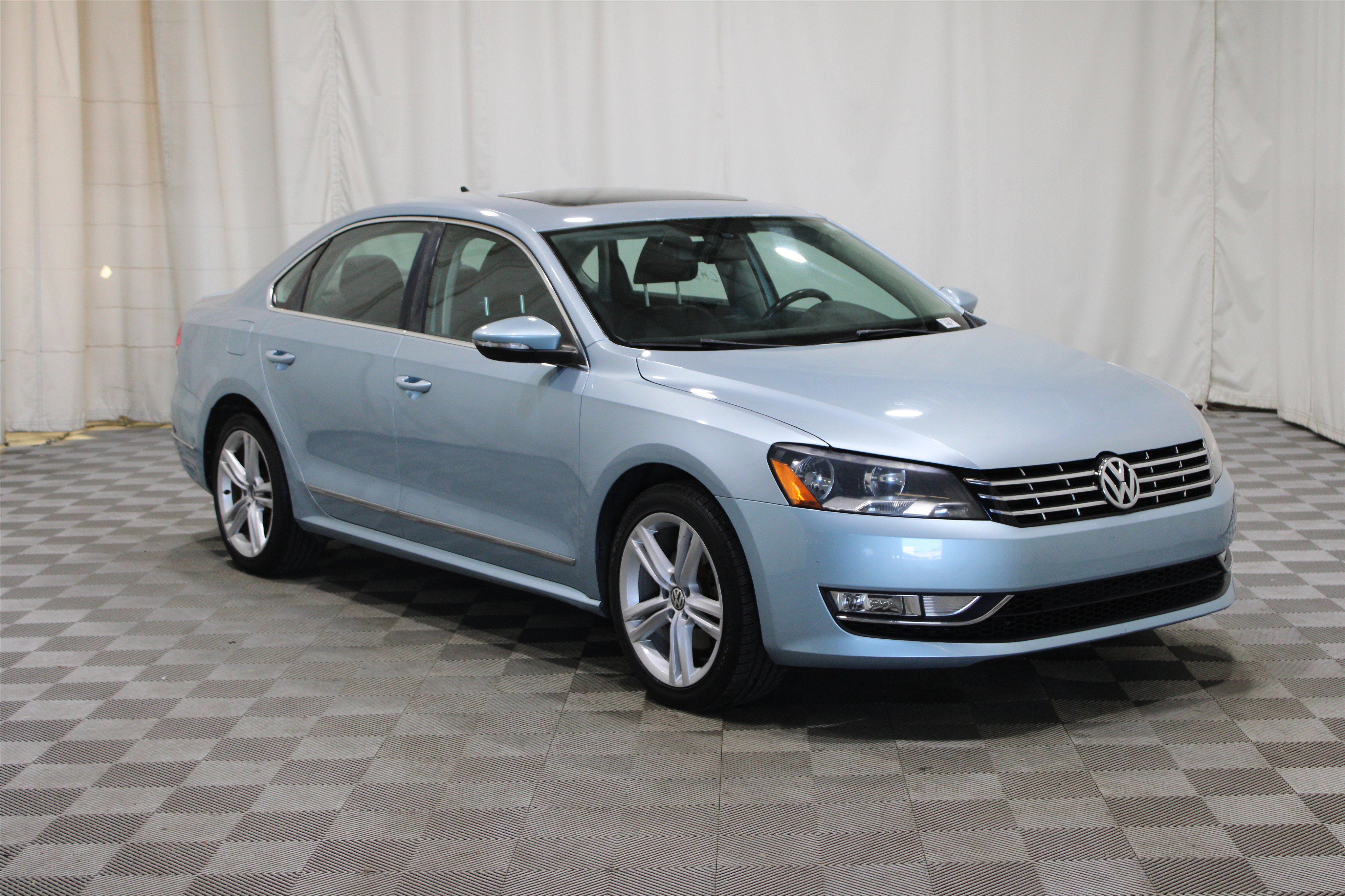 2013 Volkswagen Passat SEL