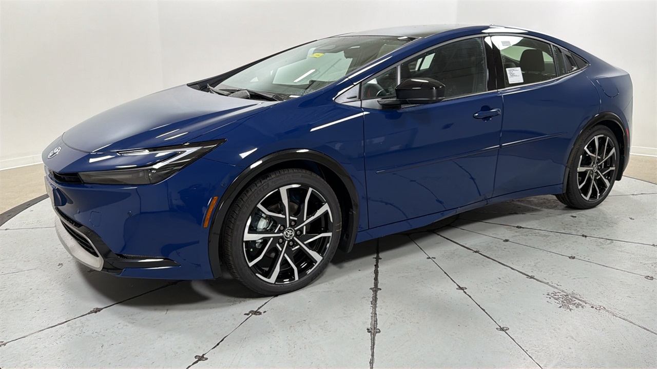 2026 Toyota Prius XSE Premium's photo