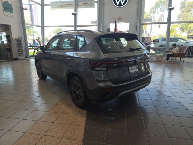 2025 Volkswagen Taos S photo 4
