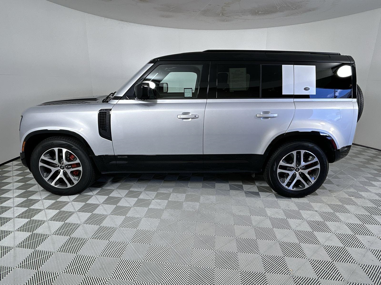 2021 Land Rover Defender 110 photo 2