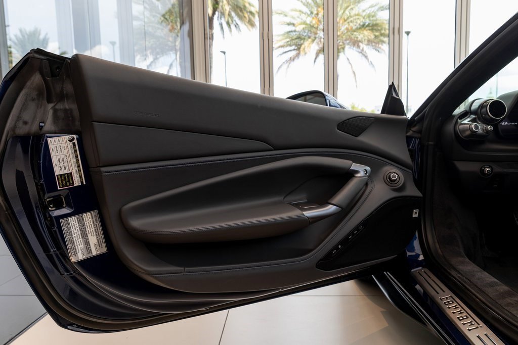 2022 Ferrari F8 Spider photo 27