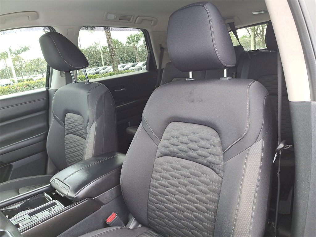 2022 Nissan Pathfinder S photo 21