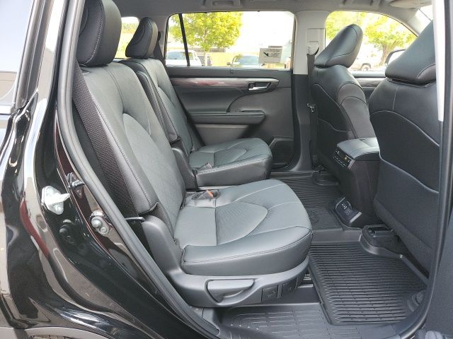 2025 Toyota Highlander XLE XSE Platinum Limited photo 23