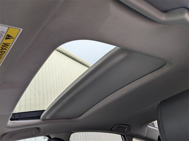 2022 Honda Insight Touring photo 14