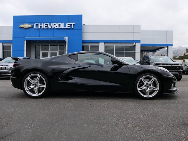 2025 Chevrolet Corvette Stingray 1LT photo 2