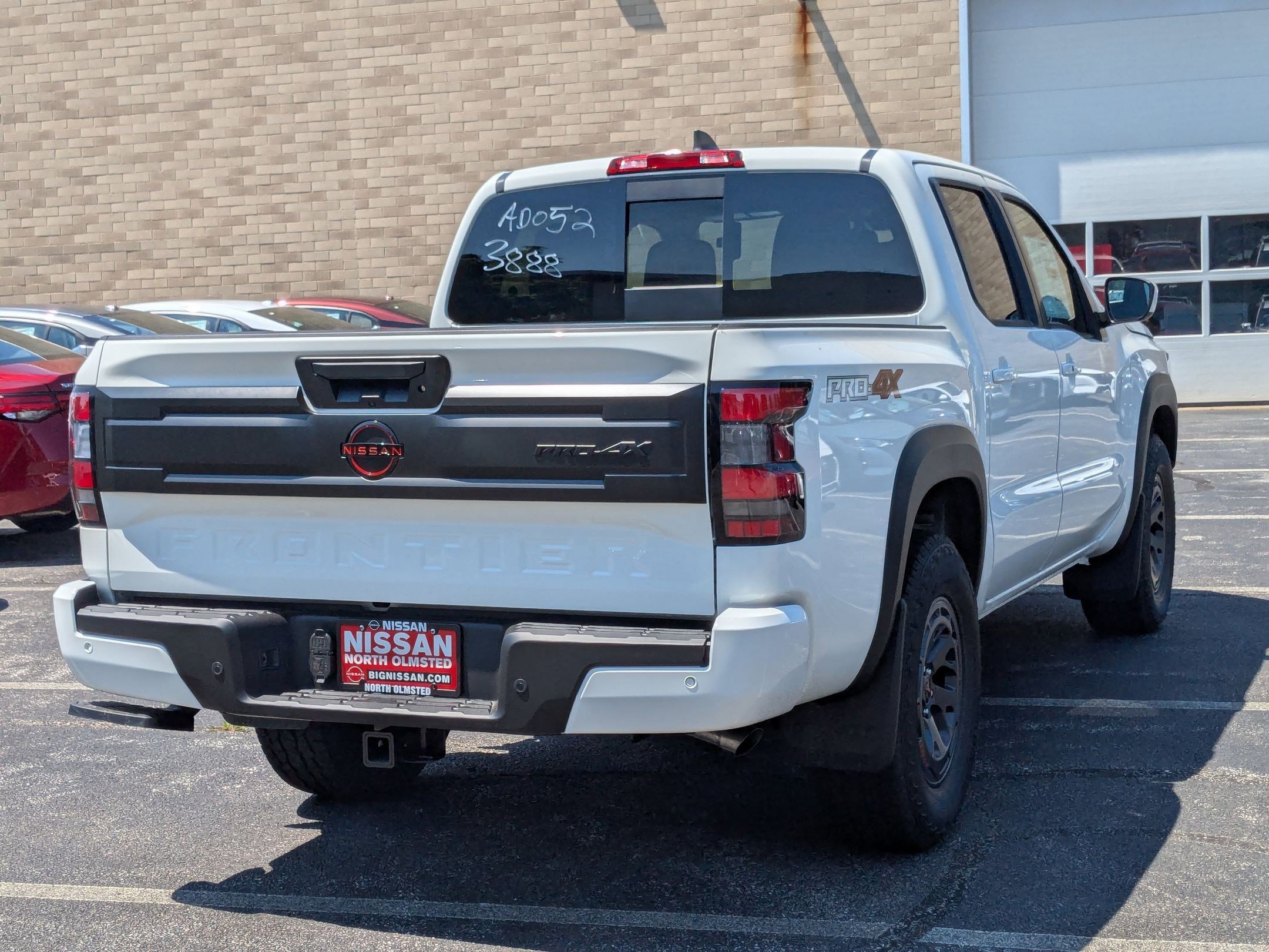 2025 Nissan Frontier PRO-4X photo 2