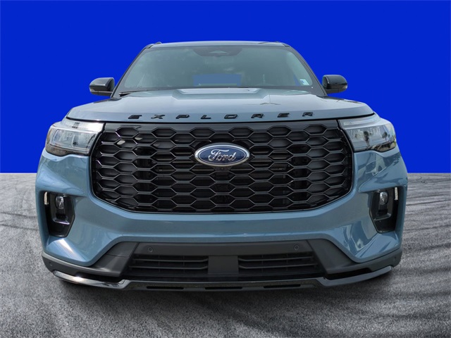 2025 Ford Explorer ST-Line photo 8