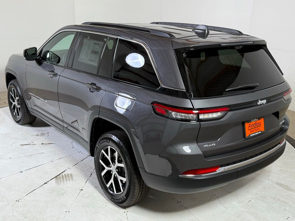 2025 Jeep Grand Cherokee Limited photo 3