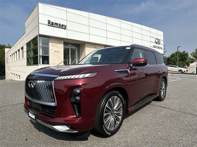 2025 INFINITI QX80 LUXE 4WD