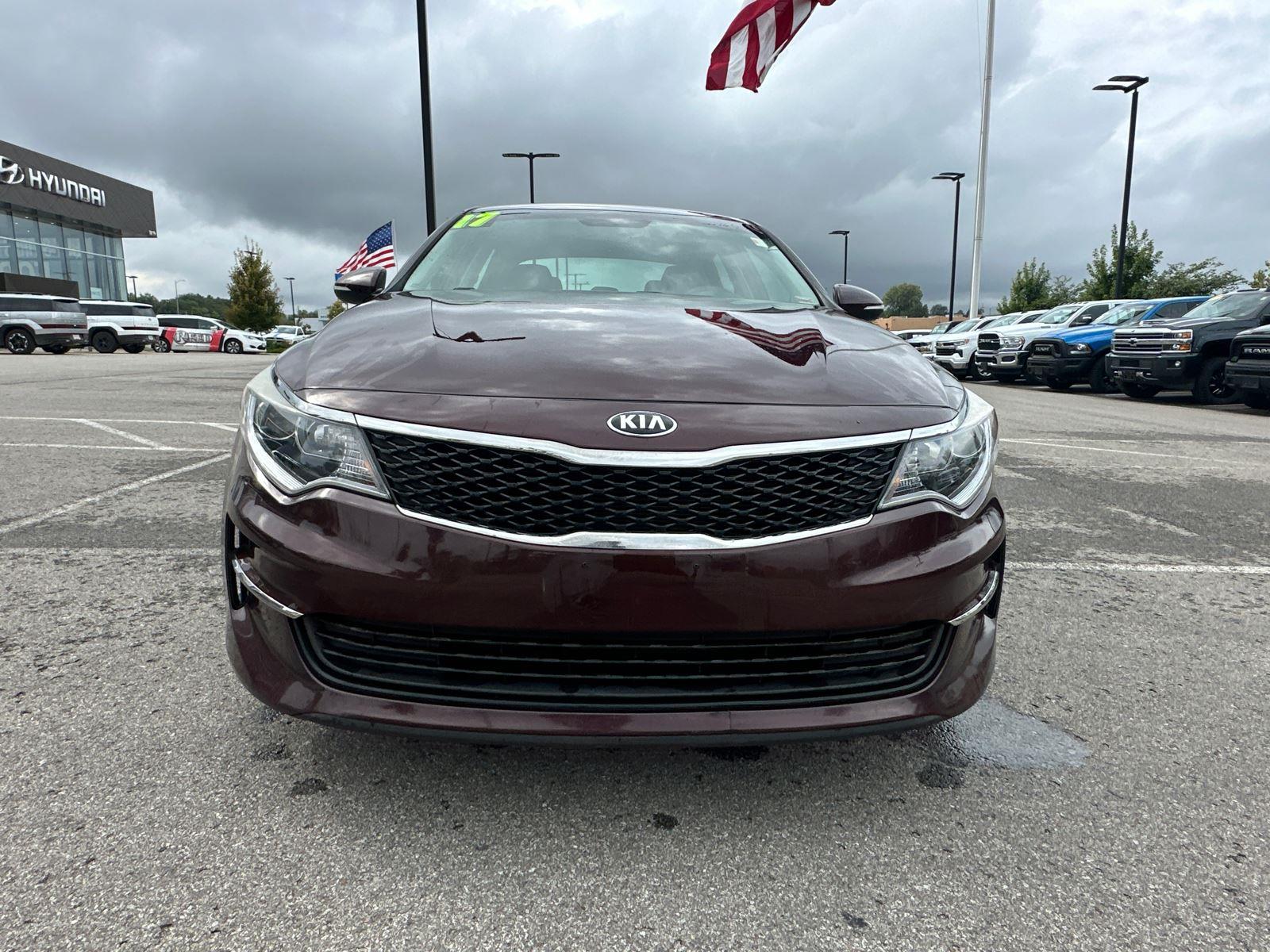 2017 Kia Optima LX photo 4