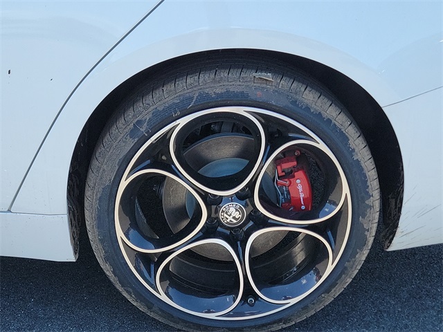 2024 Alfa Romeo Giulia Ti photo 5