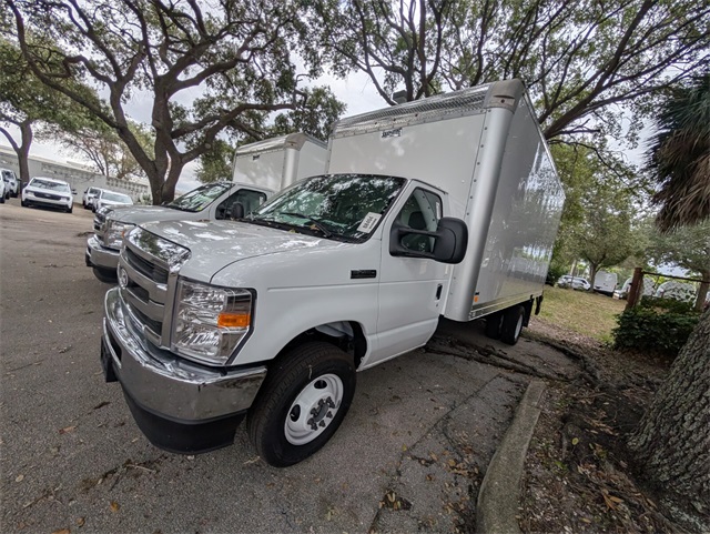 2026 Ford E-450 photo 4