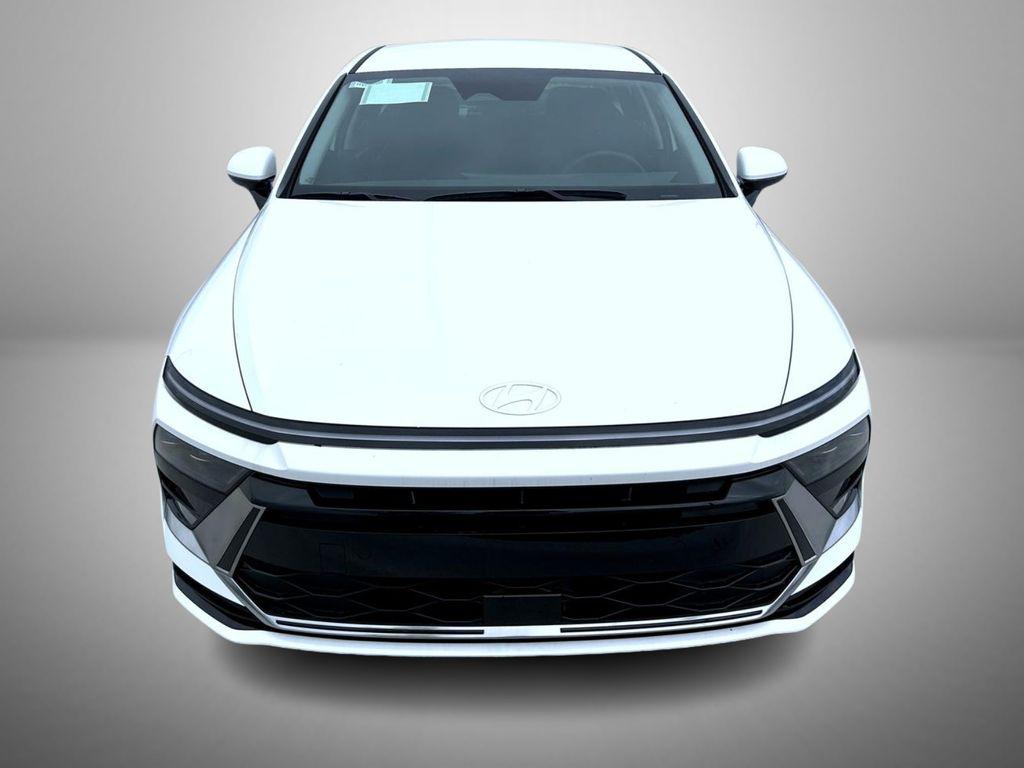 2025 Hyundai Sonata Hybrid SEL photo 2