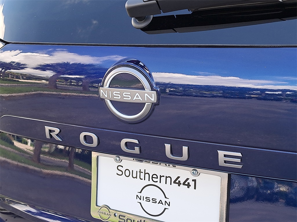 2026 Nissan Rogue SV photo 9