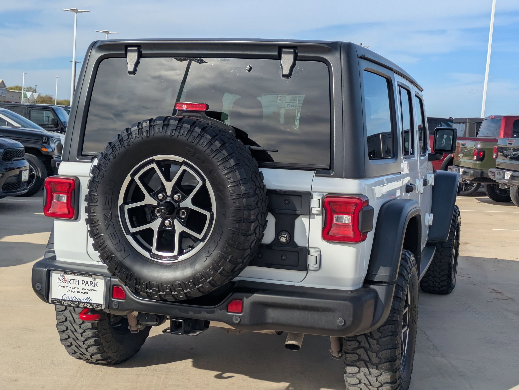 2024 Jeep Wrangler Rubicon photo 2