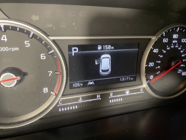 2022 Kia Sorento LX photo 18