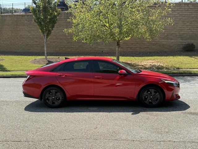 2023 Hyundai Elantra SEL photo 6
