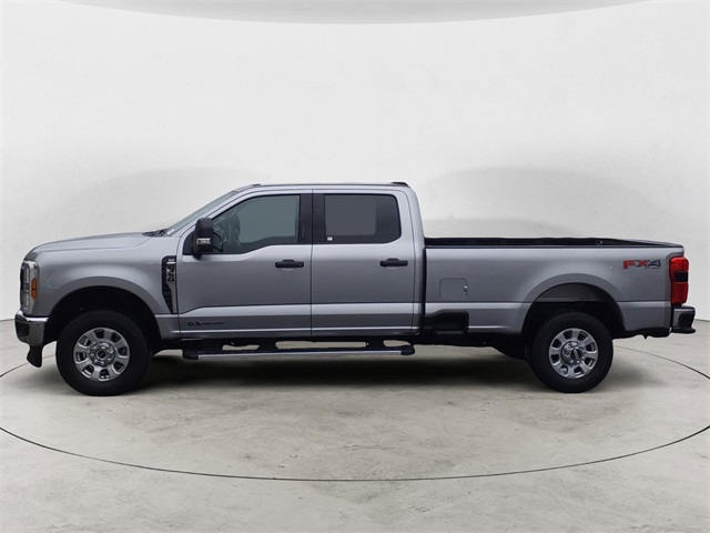 2024 Ford F-350 photo 2